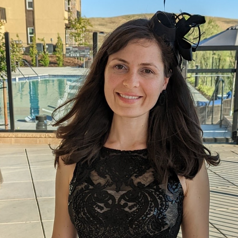 Meet your Posher, Alina